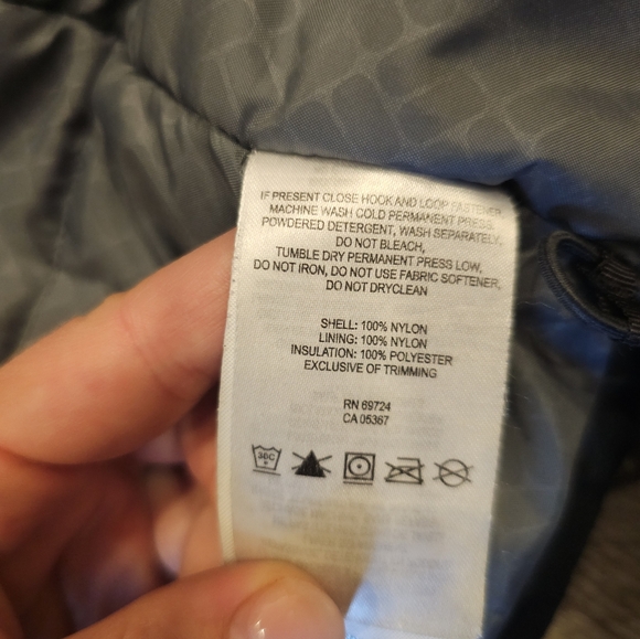 Columbia Men's Dark and Light Gray Water Resistant Winter Coat - Picture 8 of 11